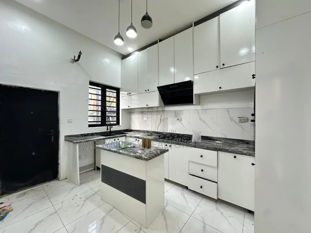 4bdrm Duplex in Lekki Expressway for rent in Lekki Expressway