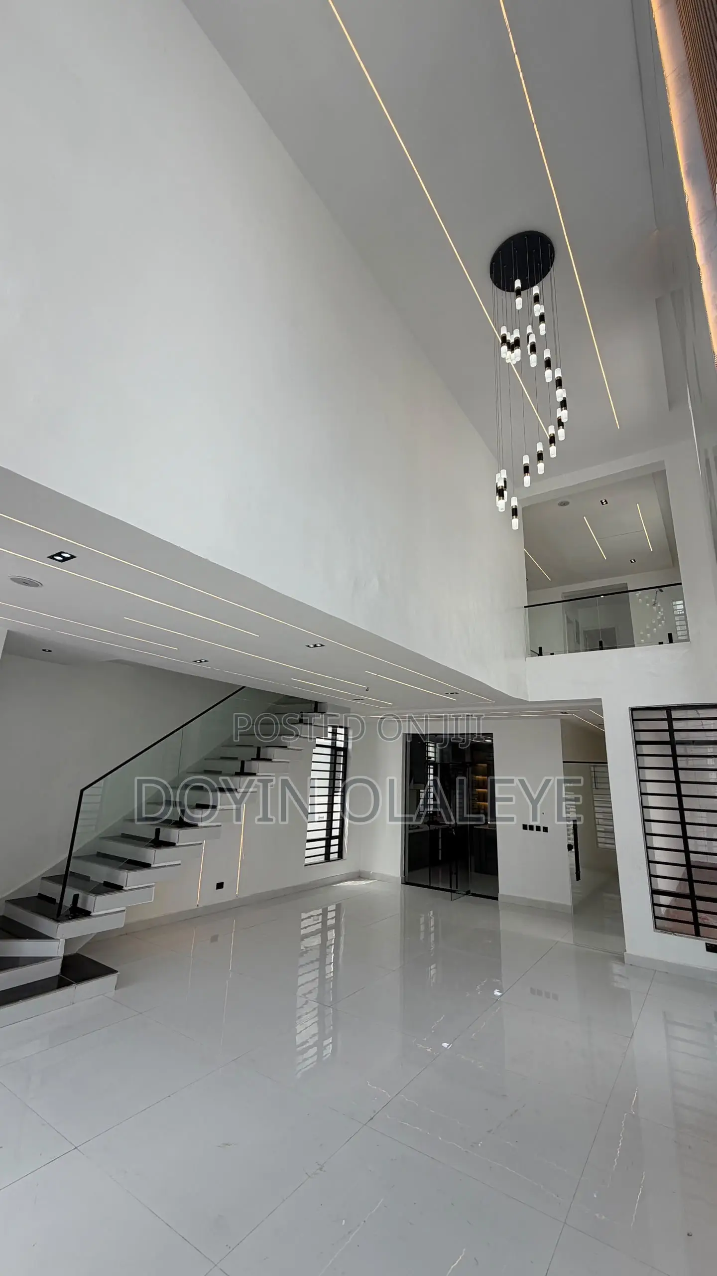 5bdrm Duplex in Chevron for sale in Chevron