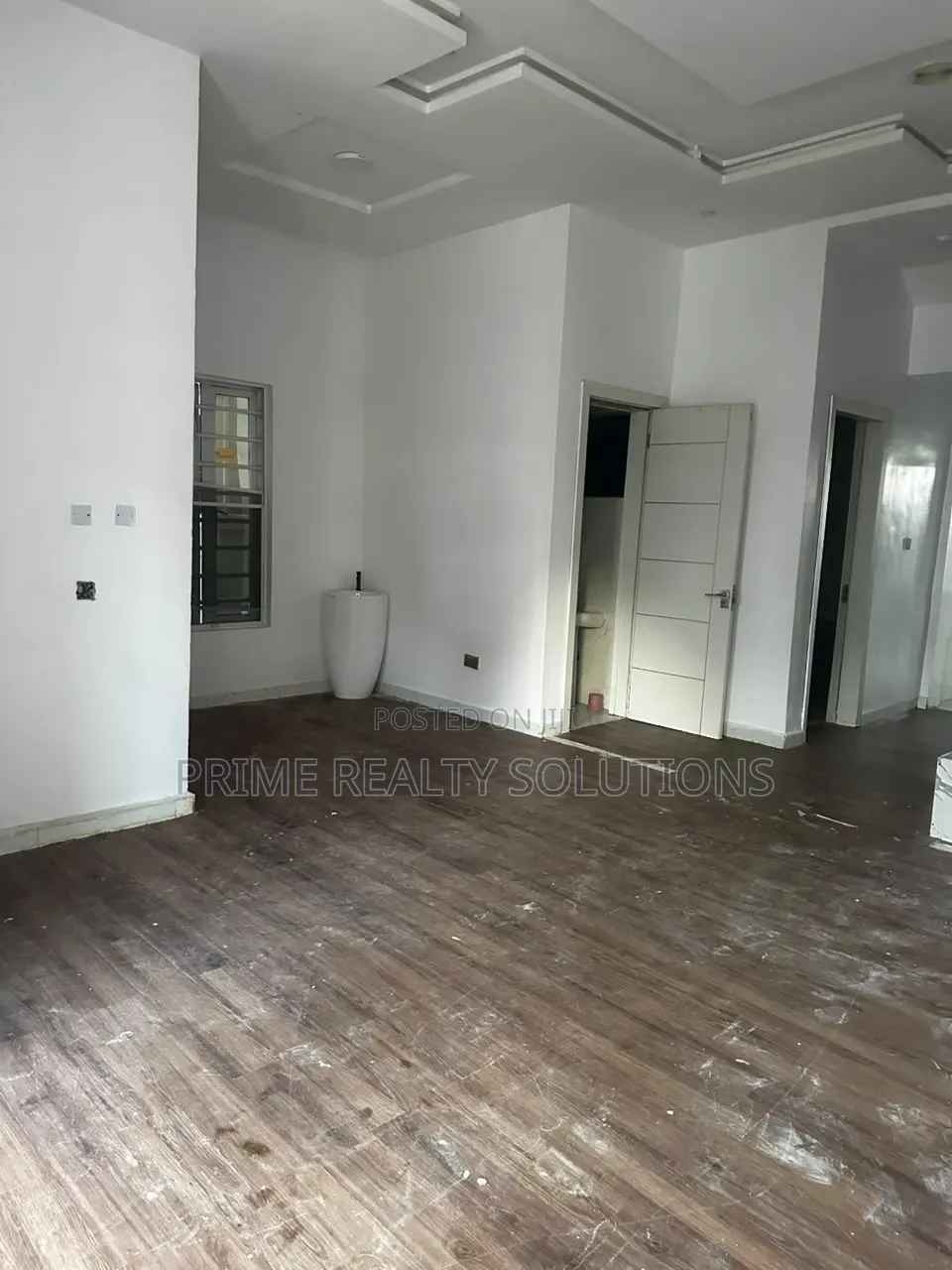 4bdrm Duplex in 𝐂𝐡𝐞𝐯𝐫𝐨𝐧 𝐥𝐞𝐤𝐤𝐢, Chevron for rent in Chevron