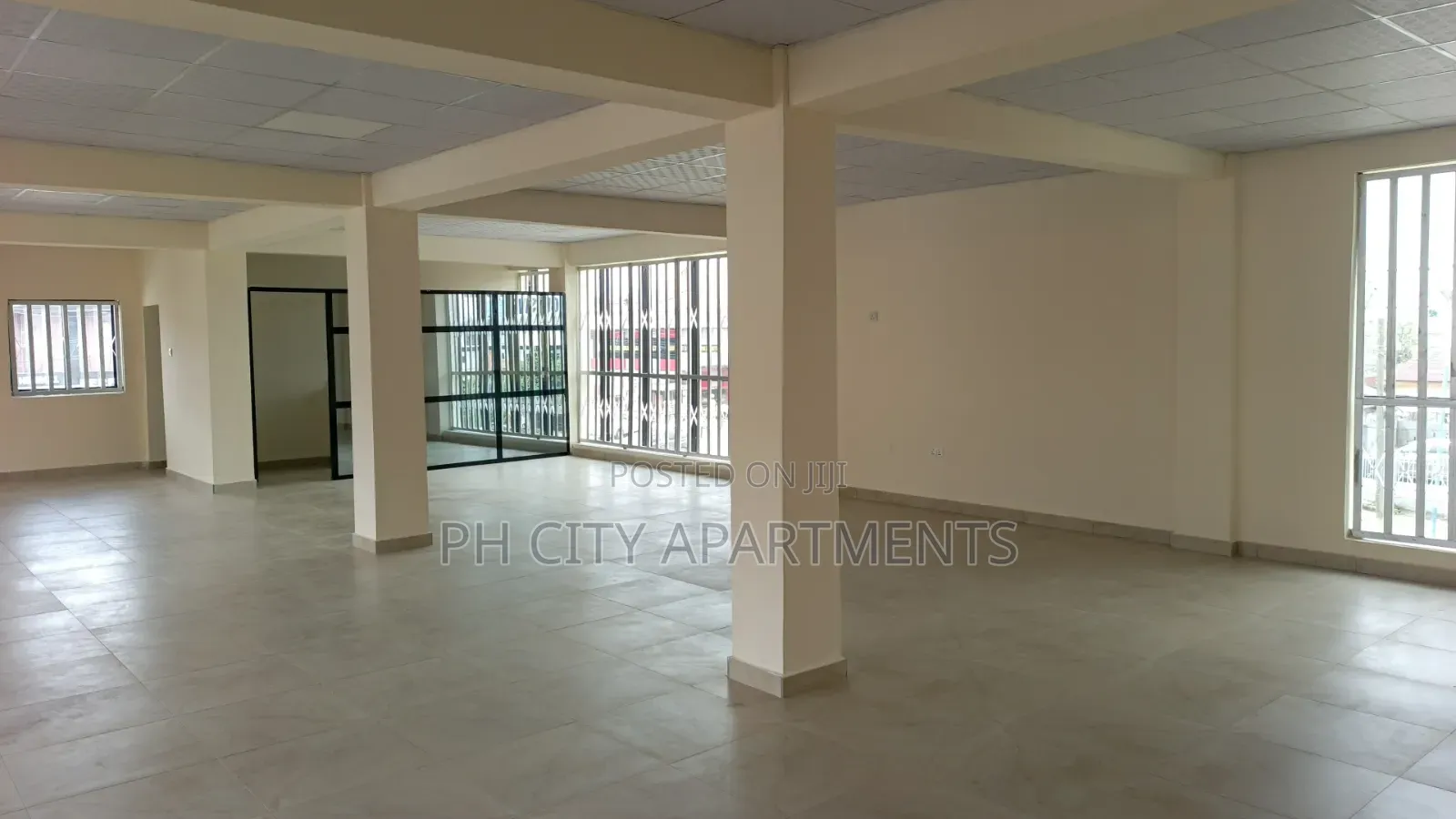 Premium Office Plane in GRA Phase 2 / Port-Harcourt