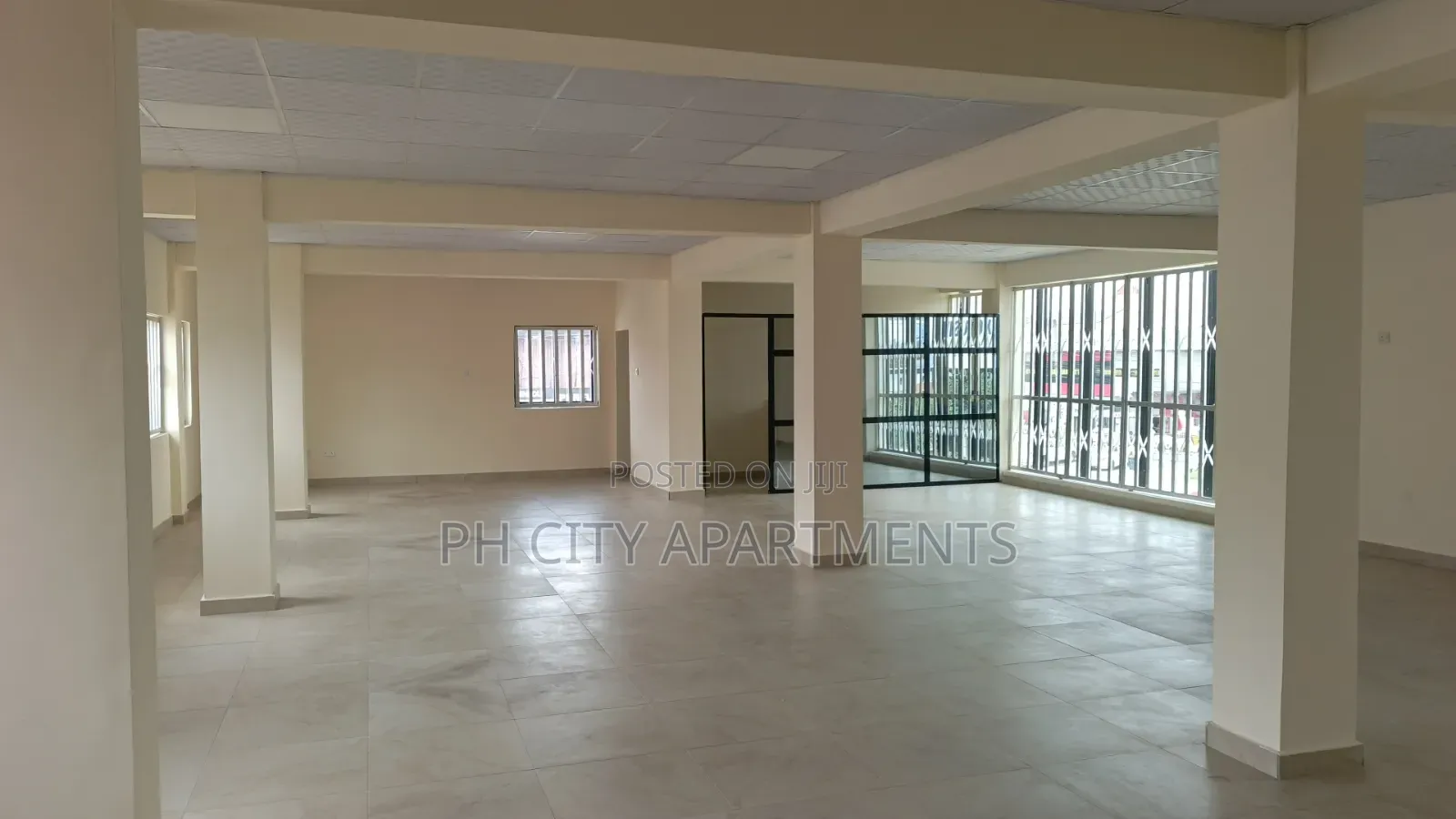 Premium Office Plane in GRA Phase 2 / Port-Harcourt