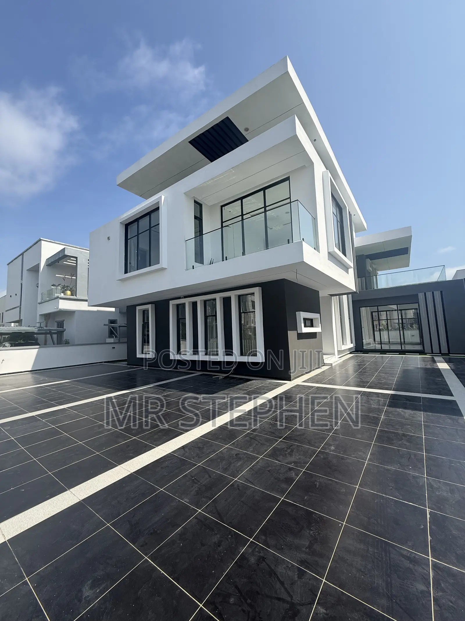 5bdrm Duplex in Lakeview Park 2, Lekki Phase 2 for sale in Lekki Phase 2