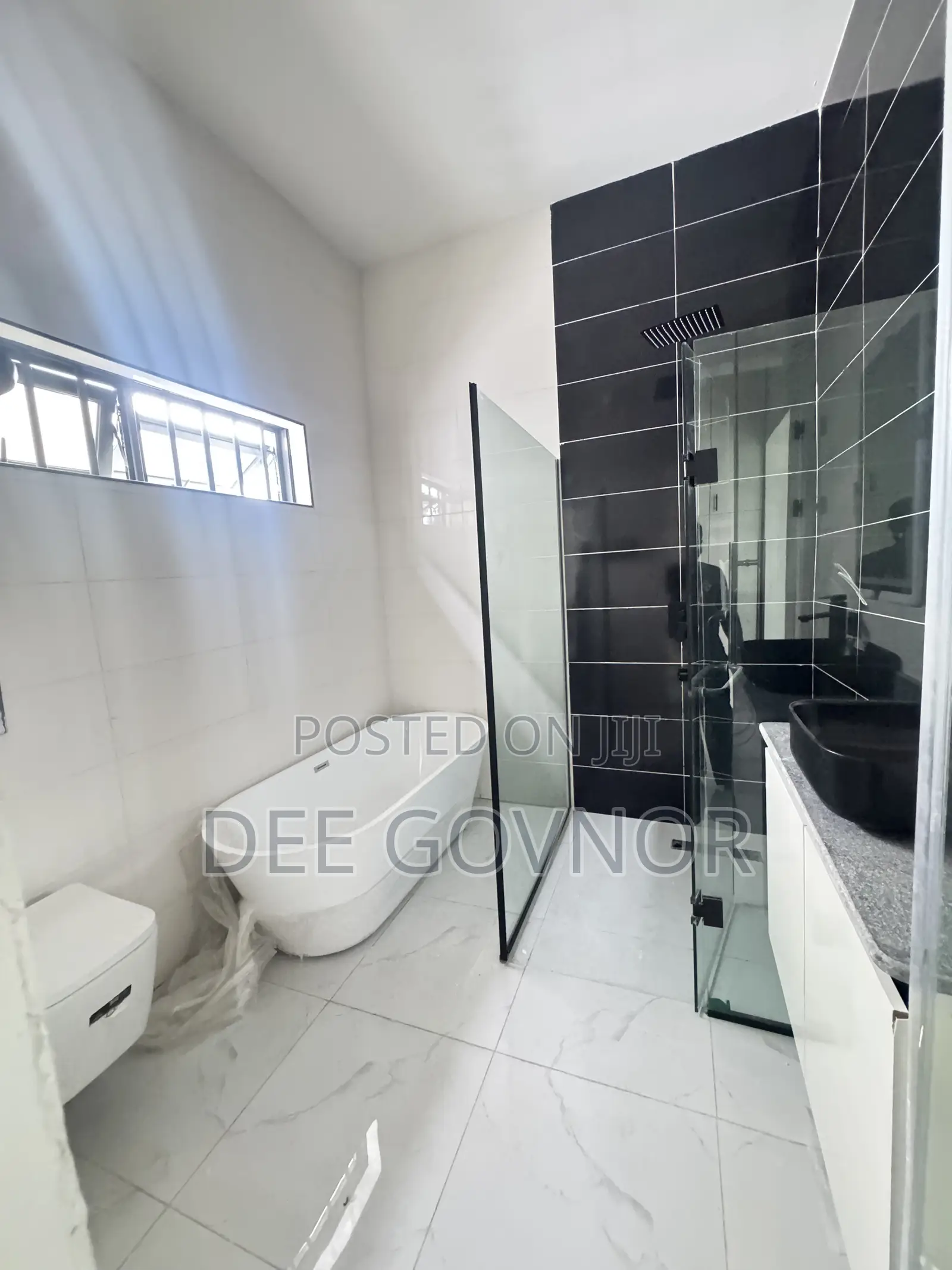 4bdrm Duplex in Idado for sale in Idado