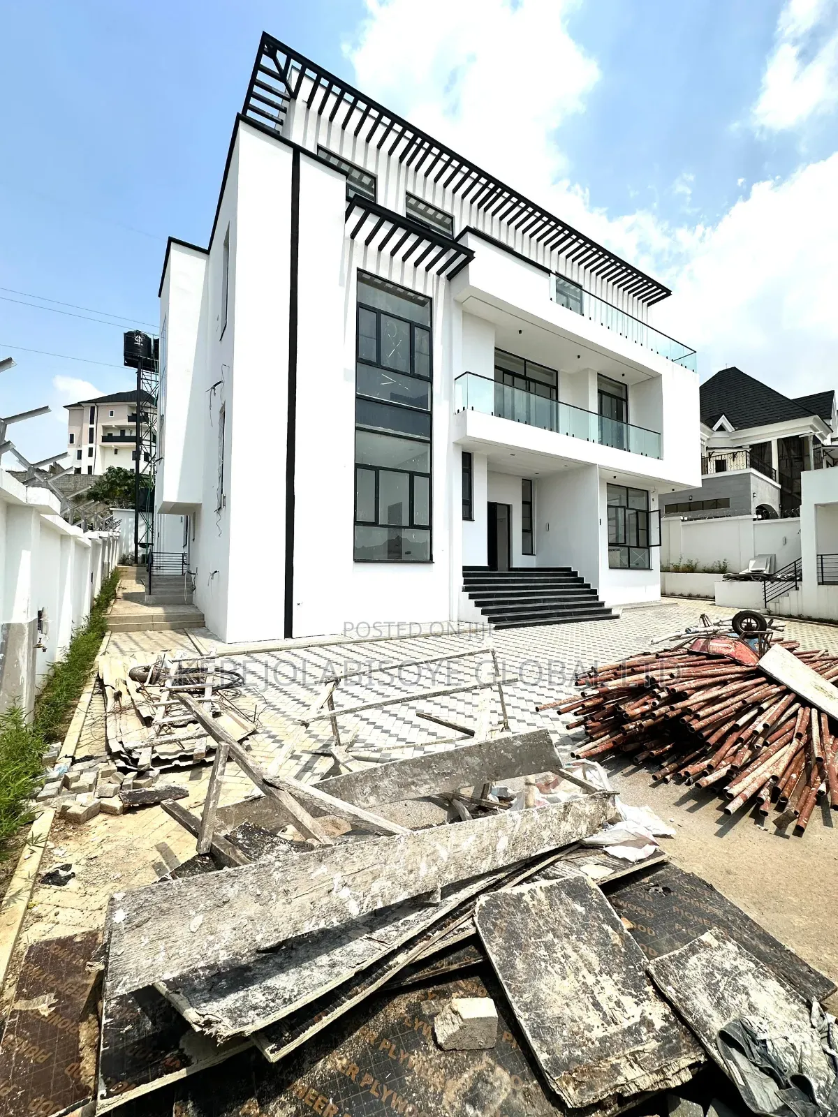 7bdrm Duplex in Guzape Abuja for sale in Guzape District