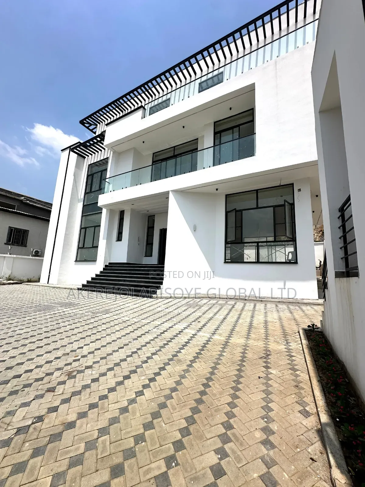 7bdrm Duplex in Guzape Abuja for sale in Guzape District
