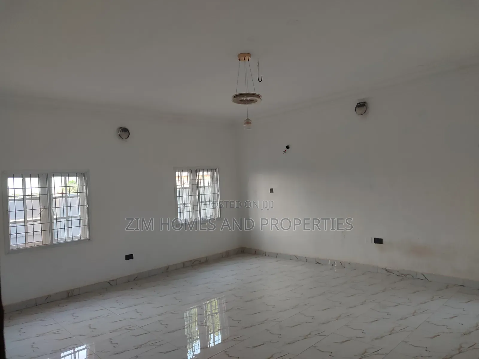 3bdrm Block of Flats in Zim Homes And, Area 1 for rent in Area 1