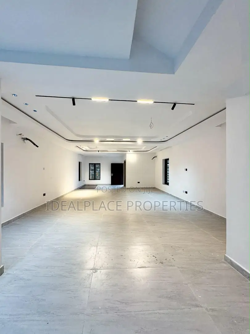 5bdrm Duplex in Lekki Phase 1 for sale in Lekki Phase 1