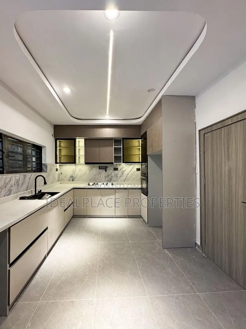 5bdrm Duplex in Lekki Phase 1 for sale in Lekki Phase 1