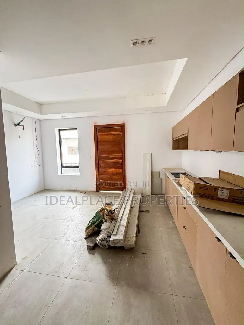 4bdrm Duplex in Victoria Island for sale in Victoria Island