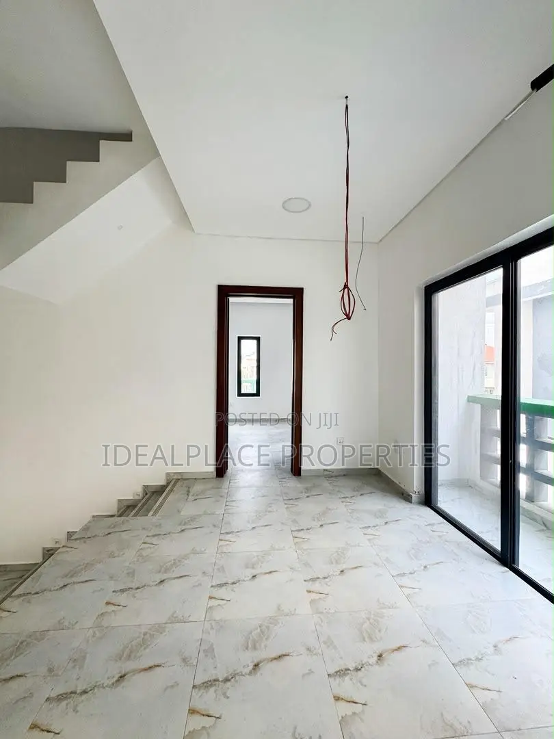 4bdrm Duplex in Lekki Phase 1 for sale in Lekki Phase 1