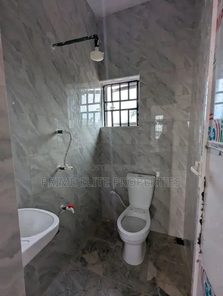 1bdrm Block of Flats in Off Nwaniba Road Up for rent in Uyo