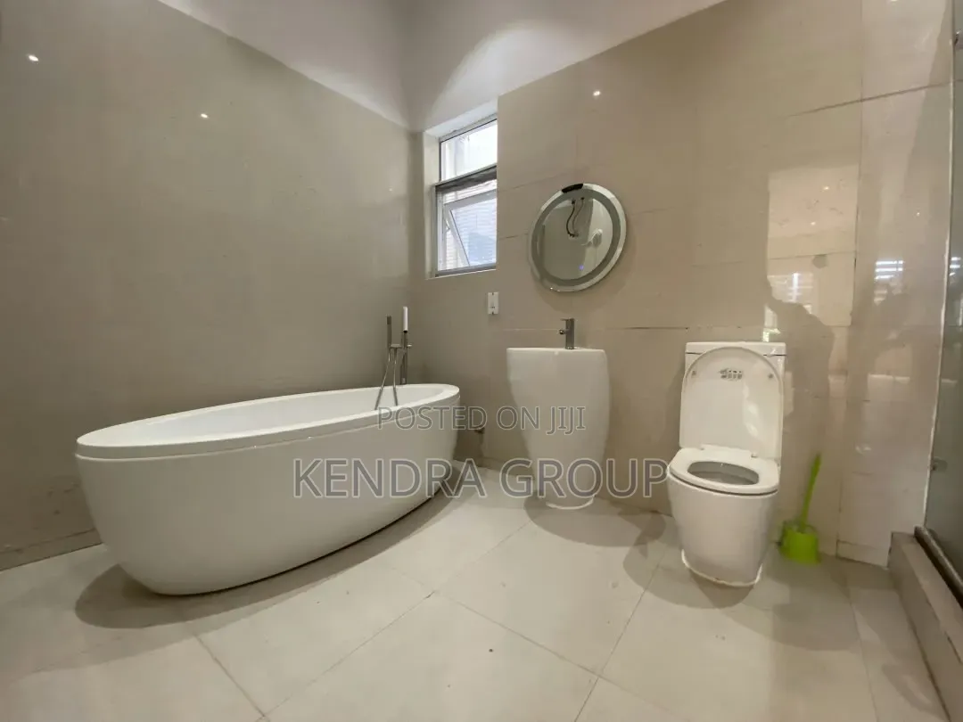 4bdrm Duplex in Banana Island for sale in Banana Island