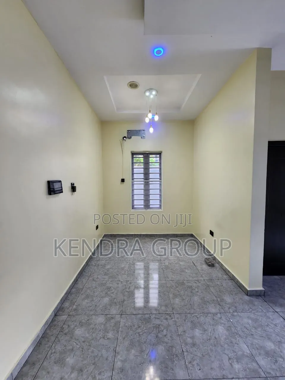 4bdrm Duplex in Chevron for rent in Chevron