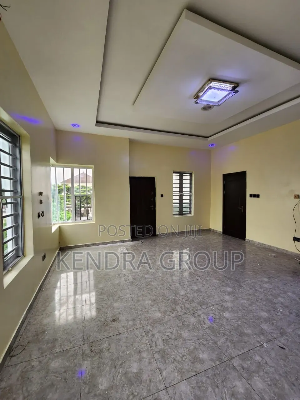 4bdrm Duplex in Chevron for rent in Chevron