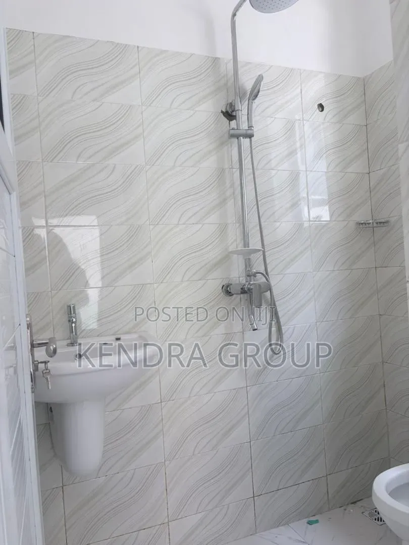 4bdrm Duplex in Off Admiralty Way, Lekki Phase 1 for sale in Lekki Phase 1