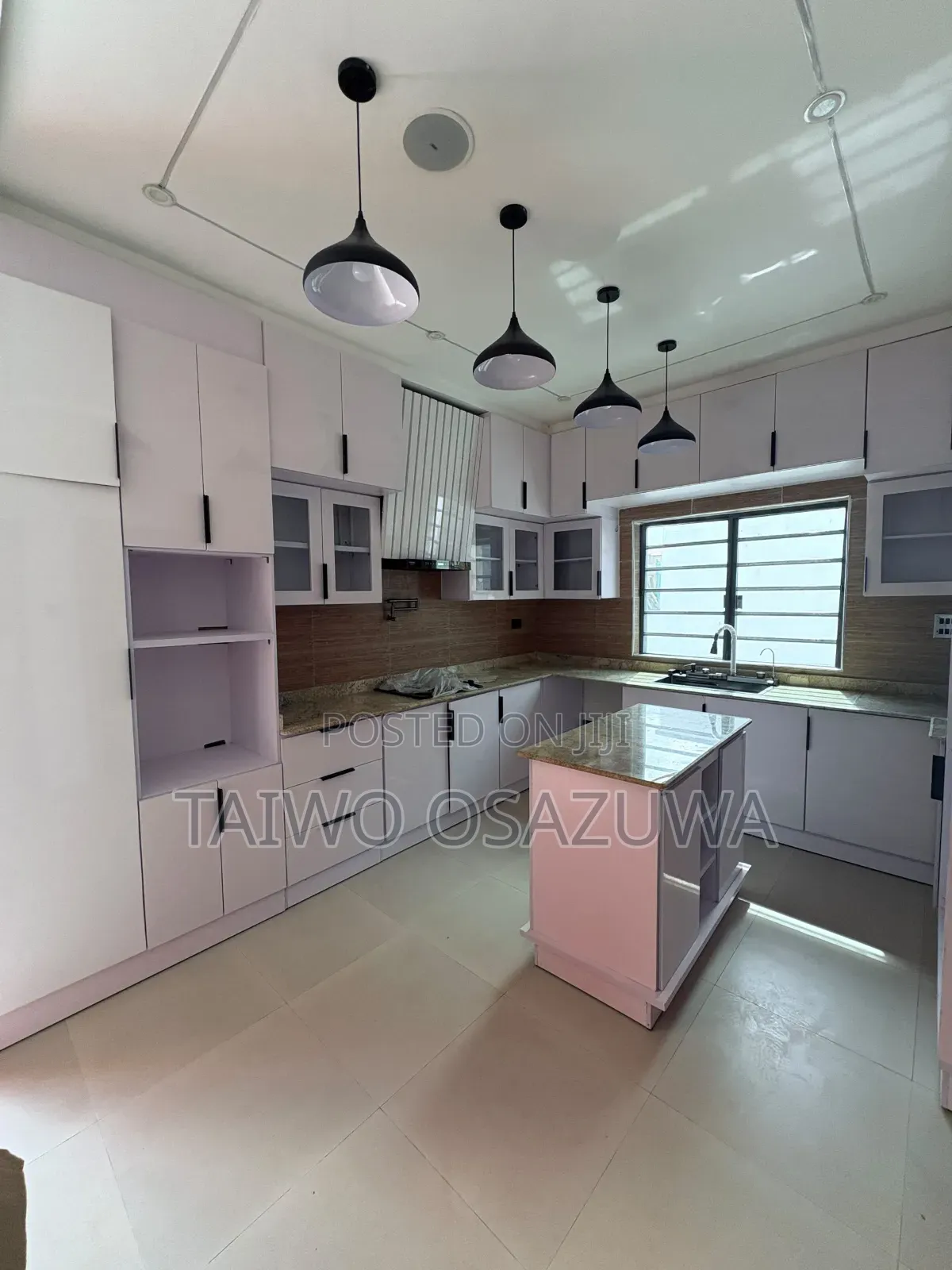 4bdrm Duplex in Monastery Road, for sale in Sangotedo