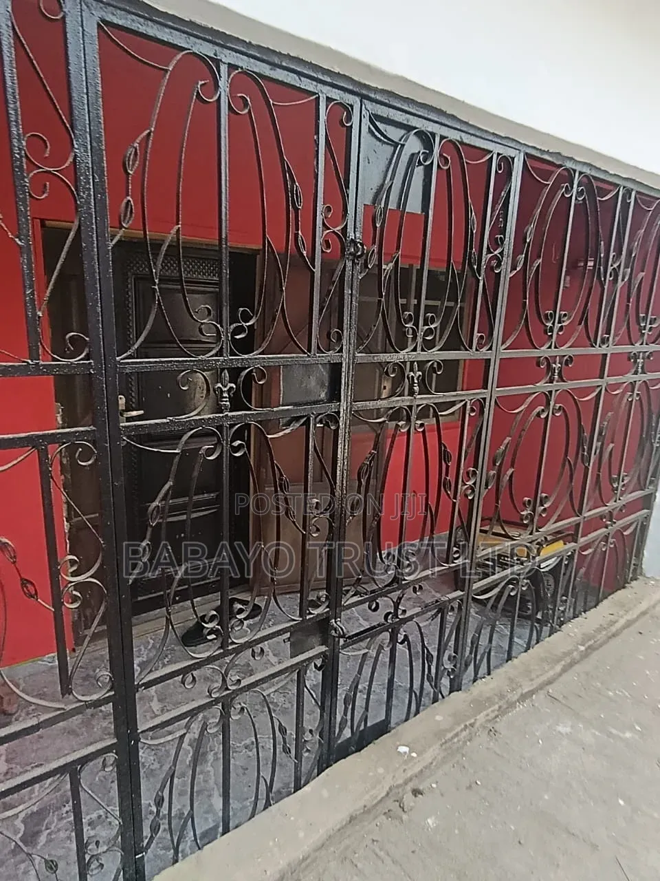12bdrm Block of Flats in Abaranje for sale in Abaranje