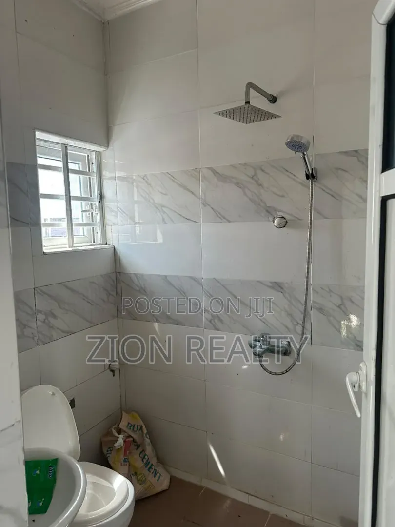3bdrm Duplex in Eleko Beach Side for rent in Eleko