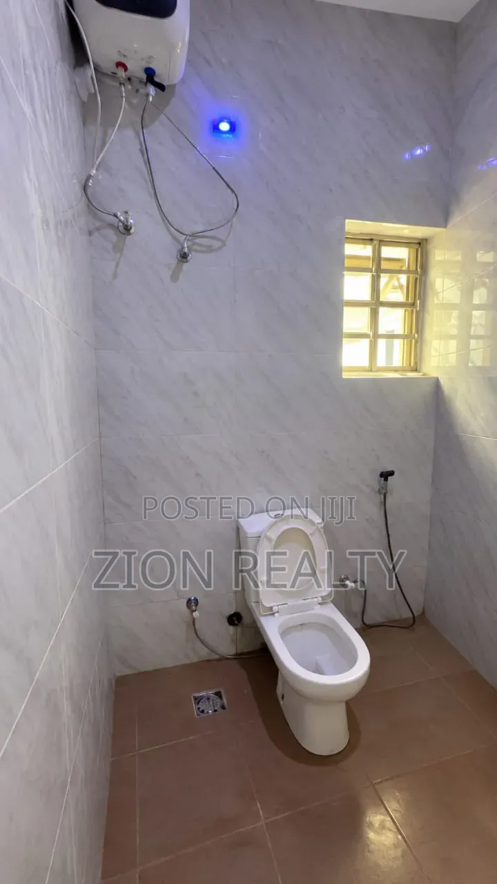 2bdrm Apartment in Kajola, Lakowe for rent in Lakowe