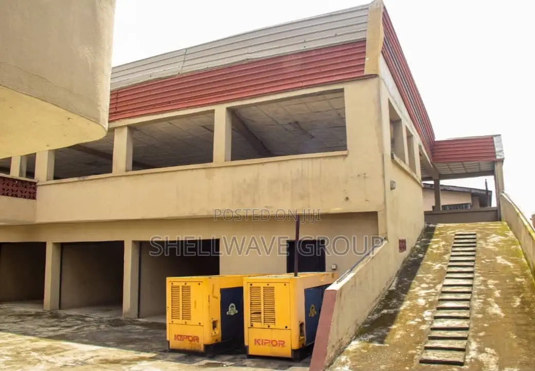 Furnished 11bdrm Mansion in Second Avenue Festac for sale in Festac