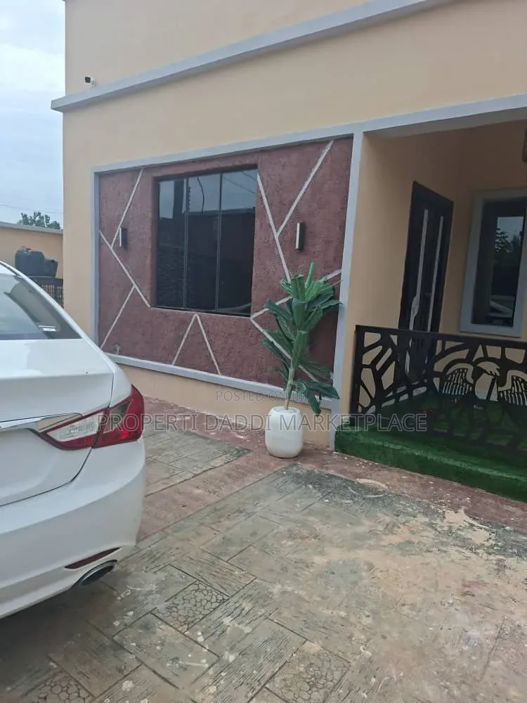 4bdrm Bungalow in Ayobo for sale in Ayobo