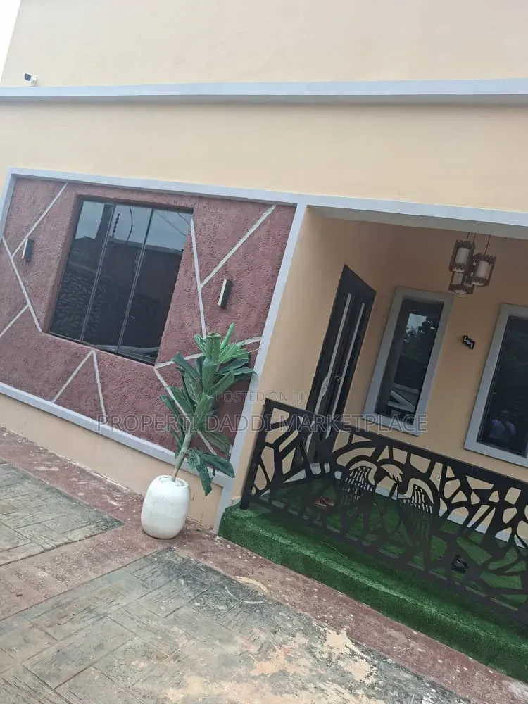 4bdrm Bungalow in Ayobo for sale in Ayobo