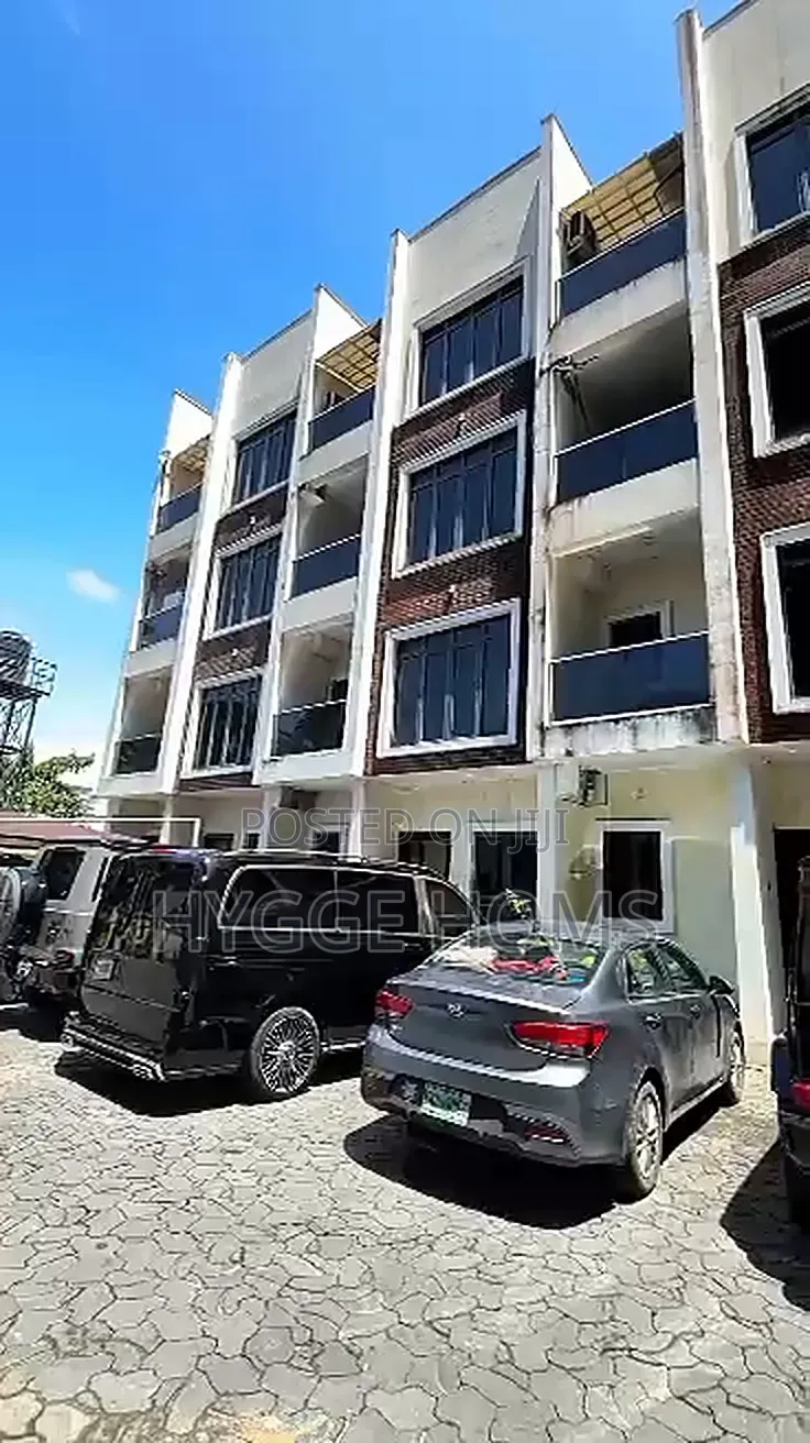 5bdrm Duplex in Off Adeola Odeku for rent in Adeola Odeku