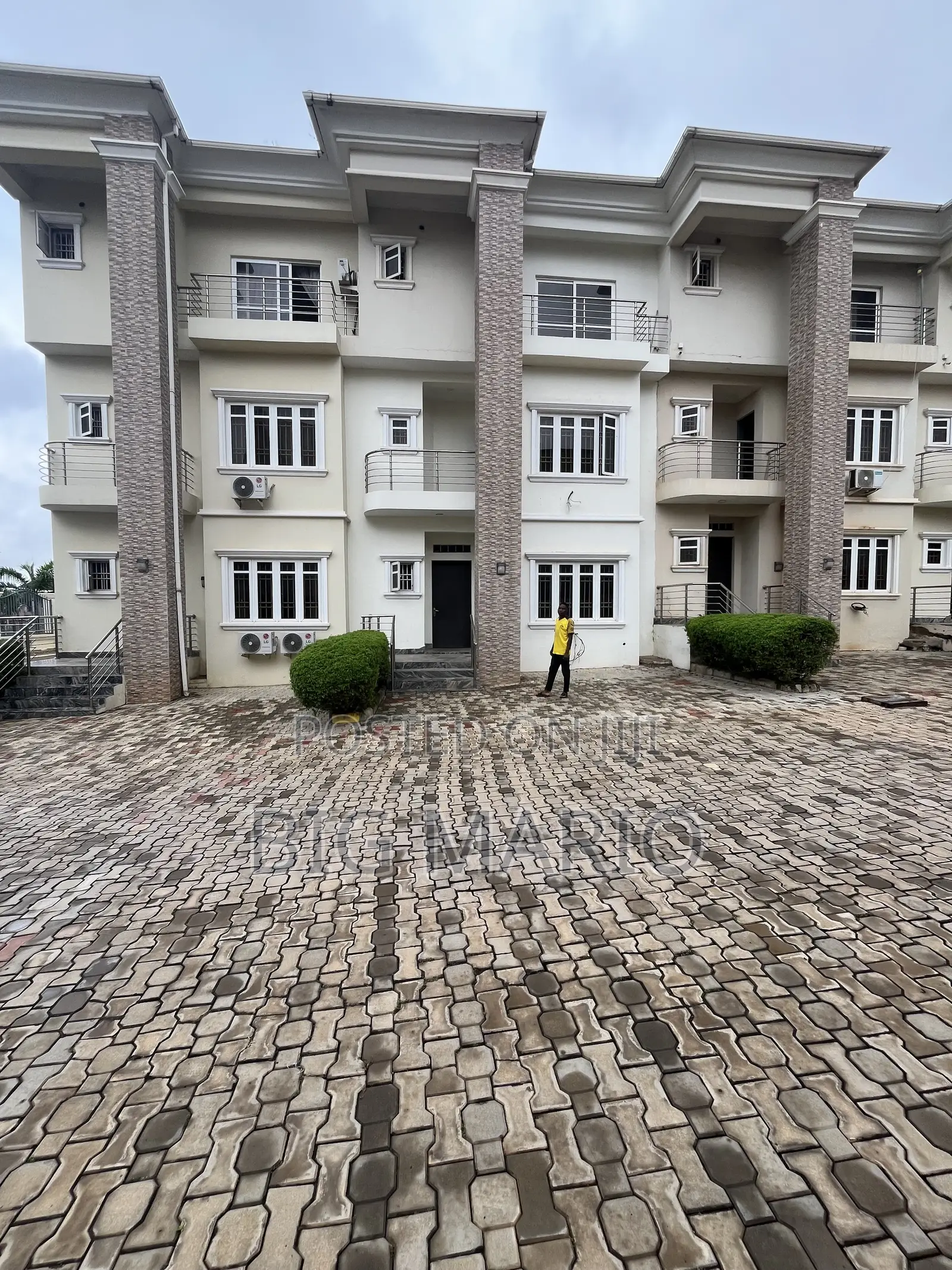 4bdrm Duplex in Guzape for sale in Guzape District