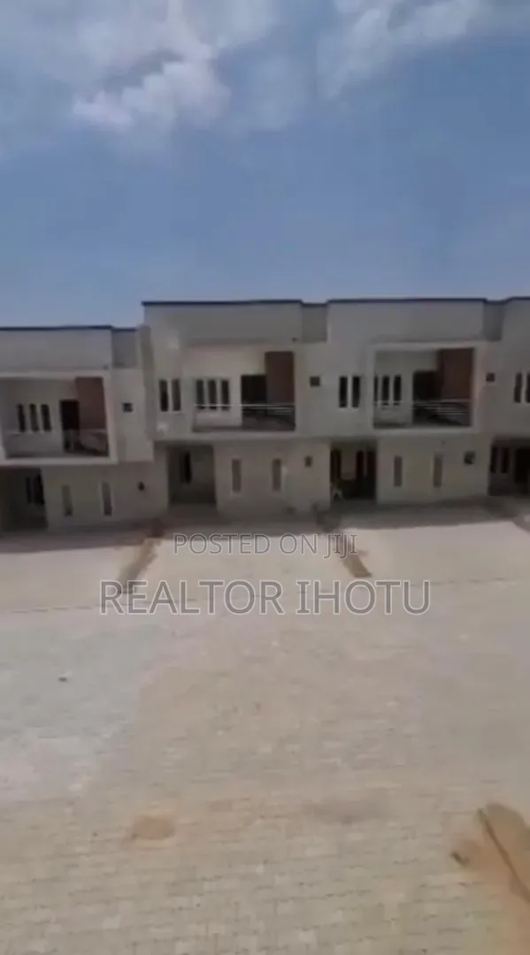 3bdrm Duplex in Sabon Lugbe for sale in Sabon Lugbe