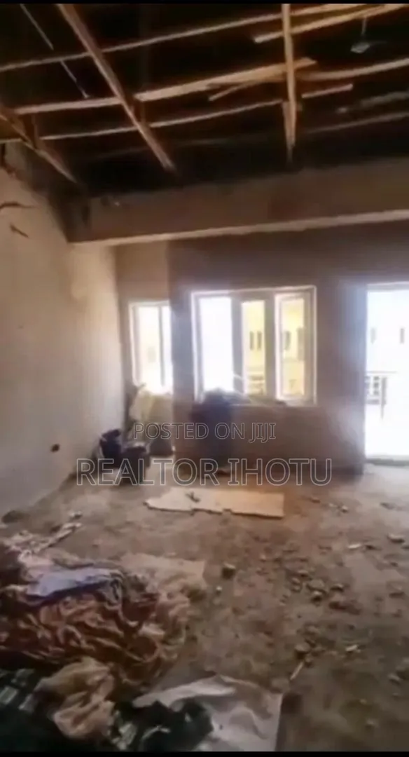 3bdrm Duplex in Sabon Lugbe for sale in Sabon Lugbe