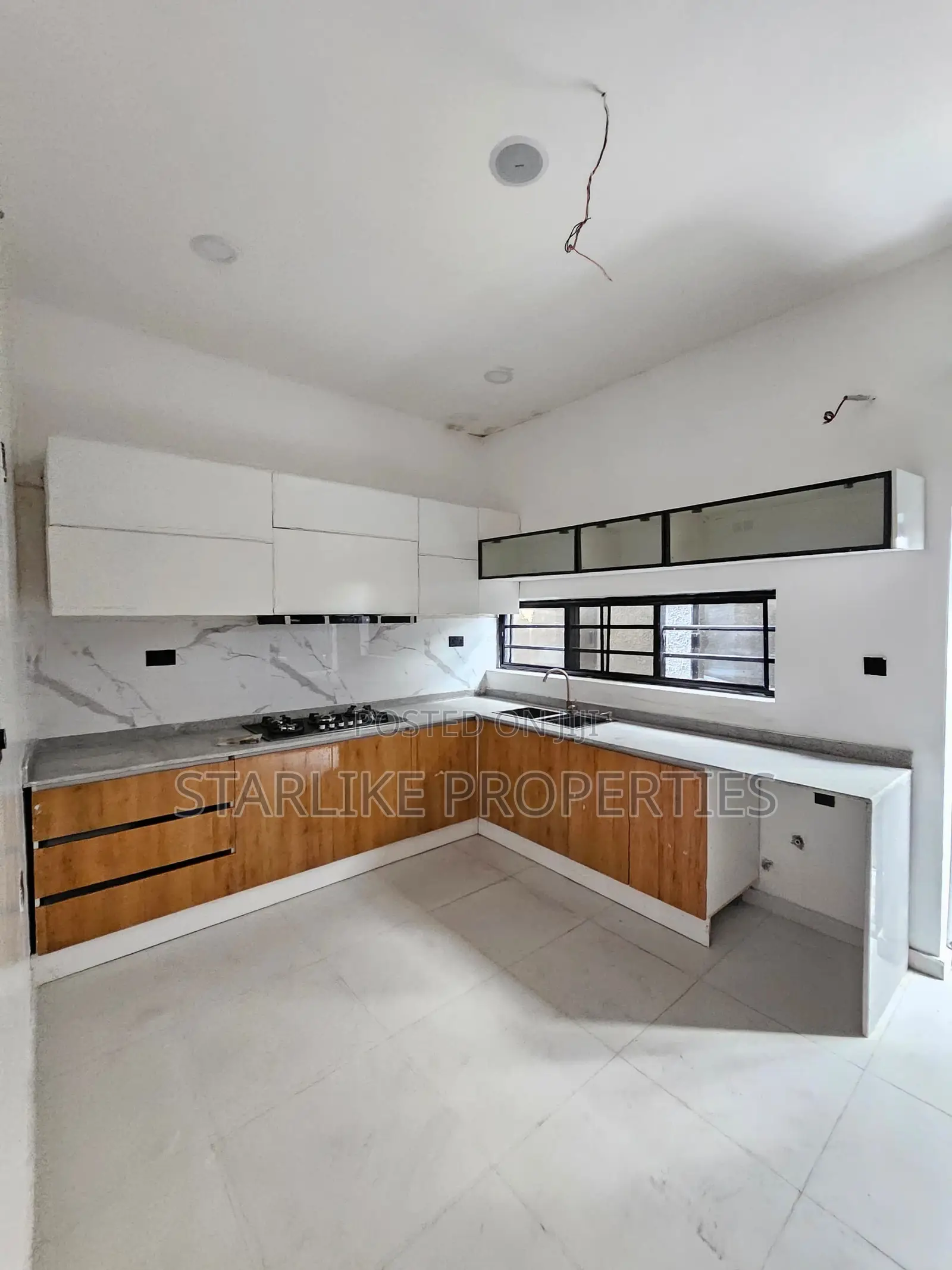 4bdrm Duplex in Lekki Expressway for sale in Lekki Expressway