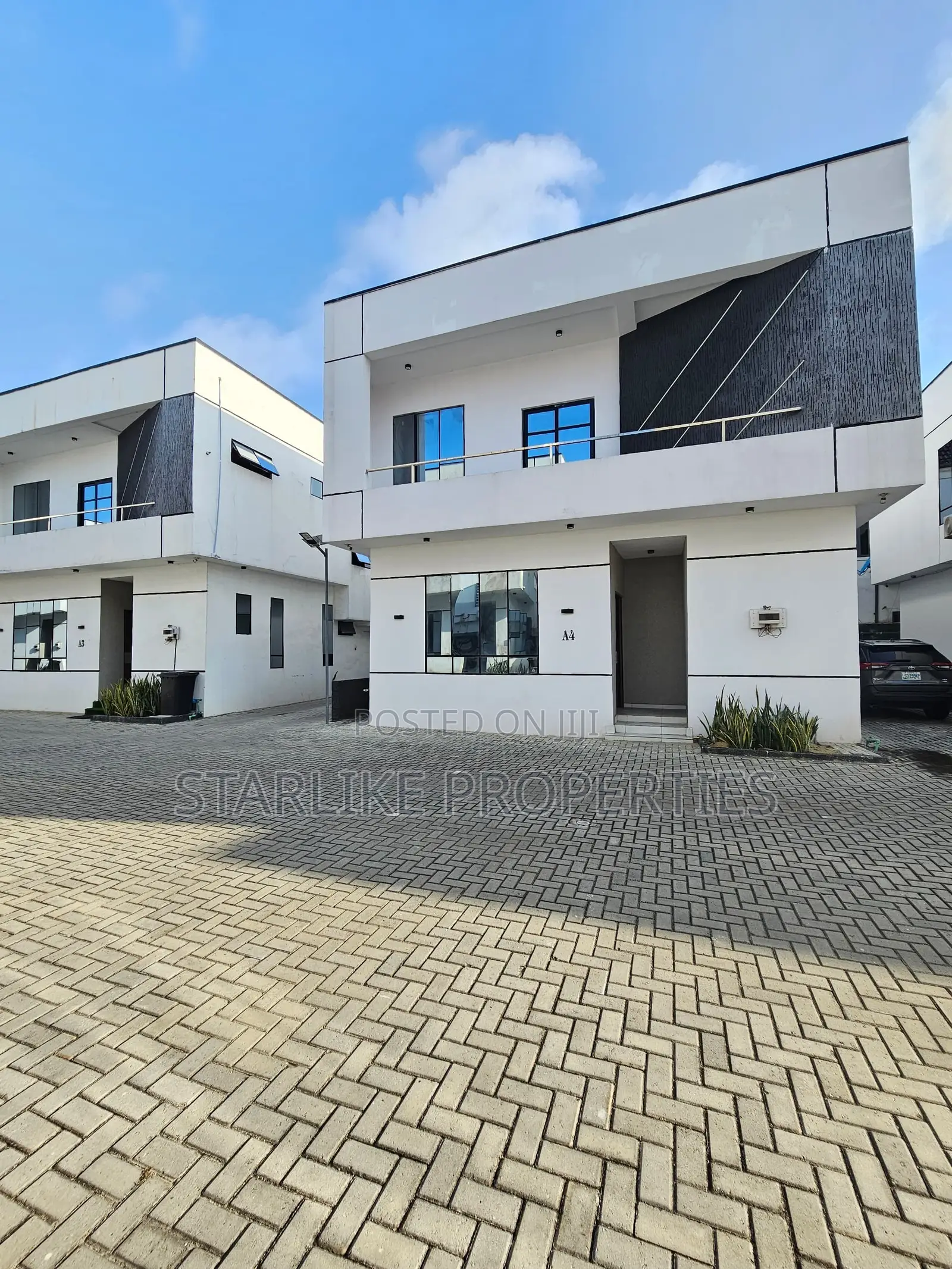 4bdrm Duplex in Lekki Expressway for sale in Lekki Expressway