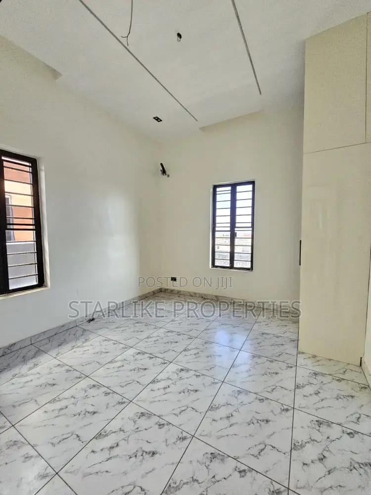 5bdrm Duplex in Lekki Expressway for sale in Lekki Expressway