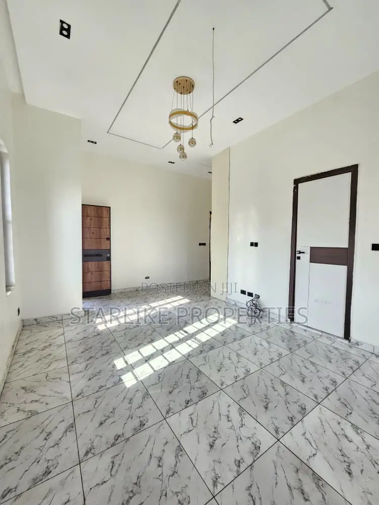 5bdrm Duplex in Lekki Expressway for sale in Lekki Expressway