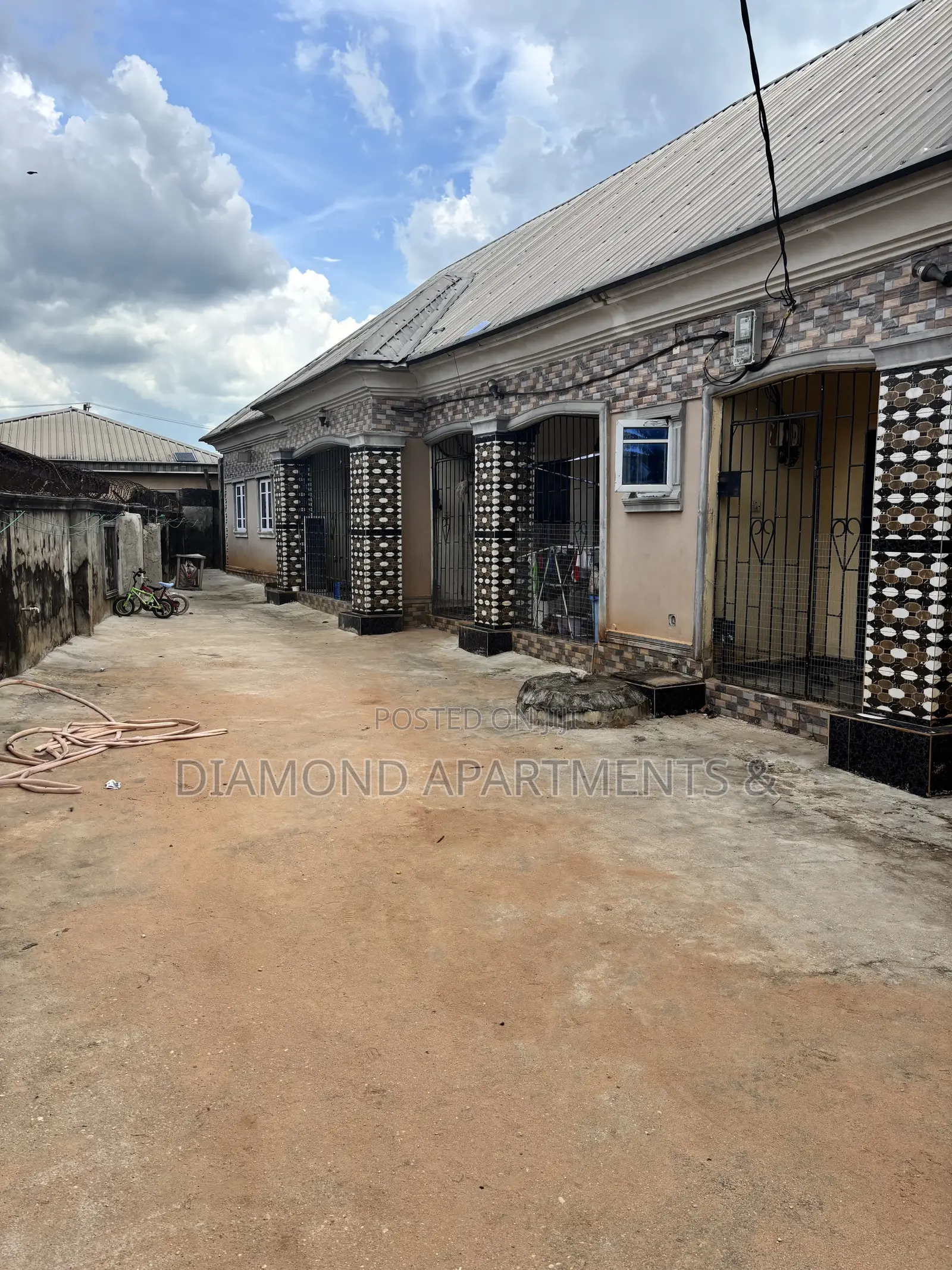 3bdrm Block of Flats in Diamond Apartments, Ethiope East for sale in Ethiope East