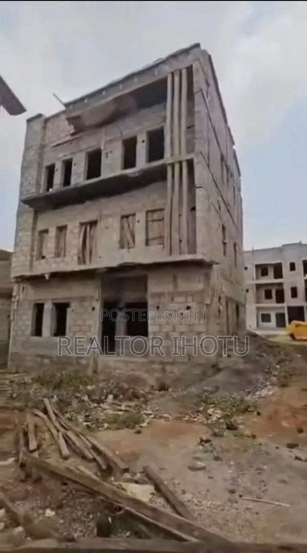 6bdrm Duplex in Katampe (Main) for Sale in Katampe (Main)