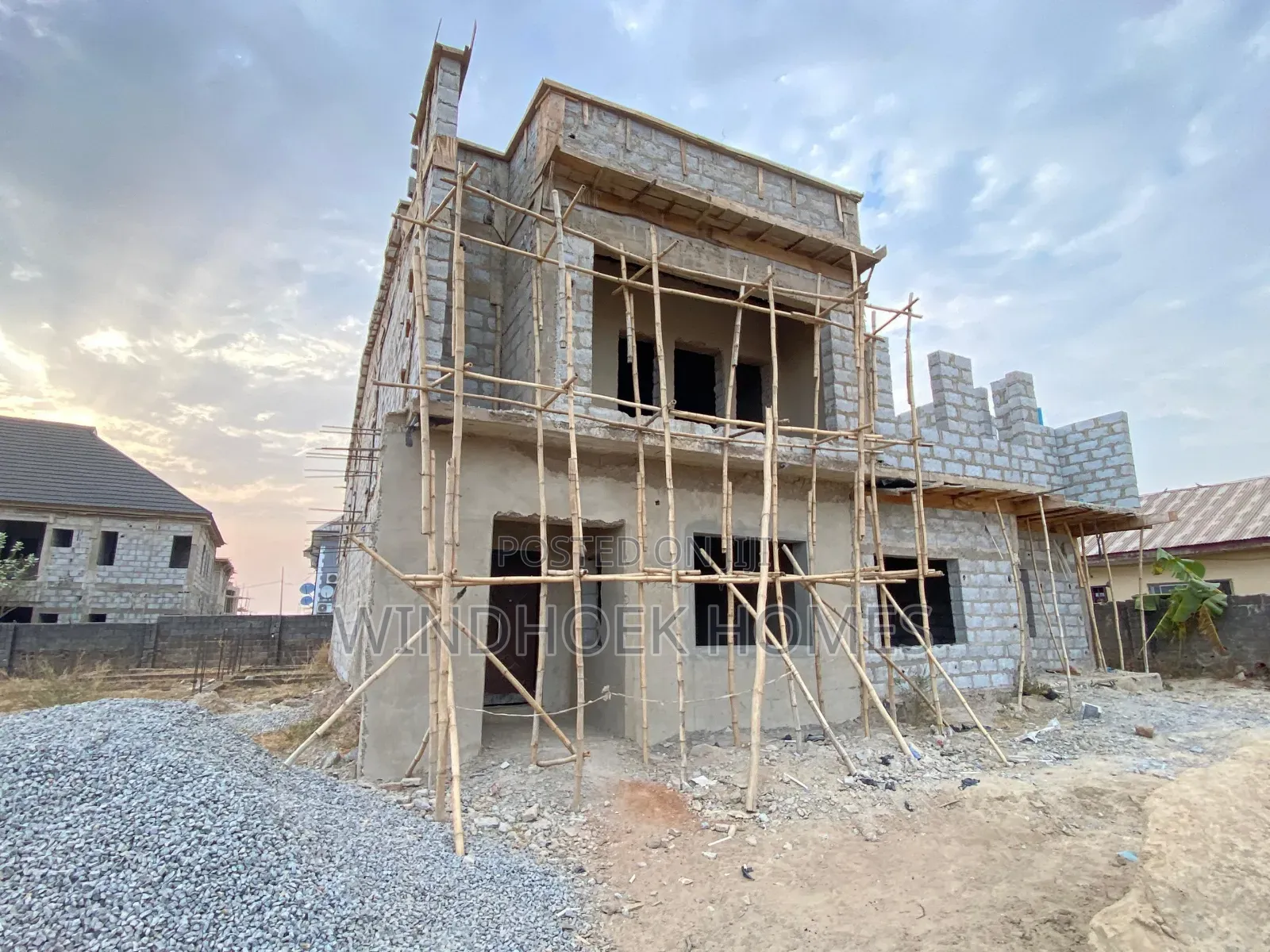 4bdrm Duplex in Sabon Lugbe for sale in Sabon Lugbe