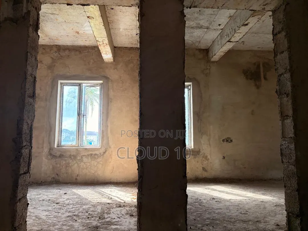 4bdrm Duplex in Kaura for sale in Kaura