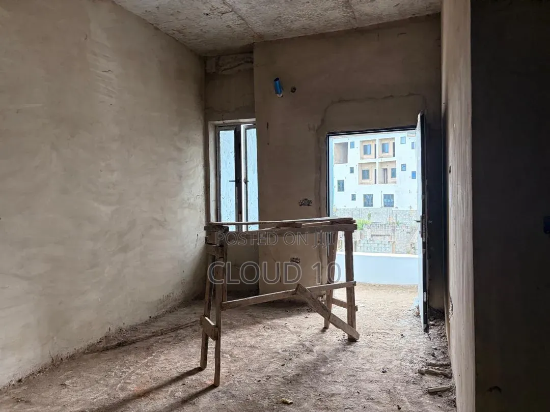 4bdrm Duplex in Kaura for sale in Kaura