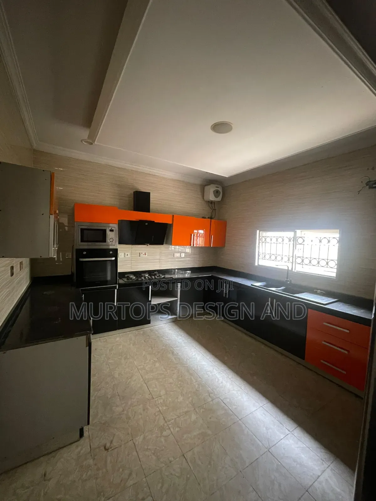 5bdrm Duplex in Carlton Gate Estate, Chevron for sale in Chevron