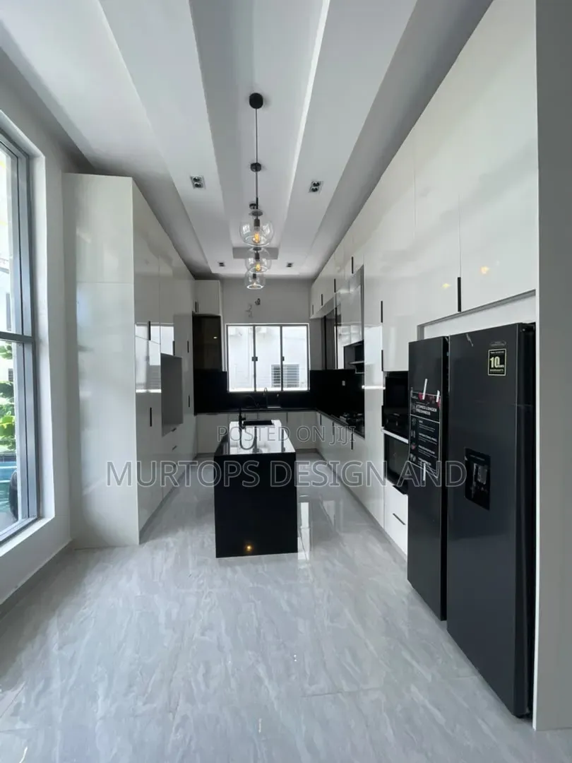 5bdrm Duplex in Osapa london for sale in Osapa london