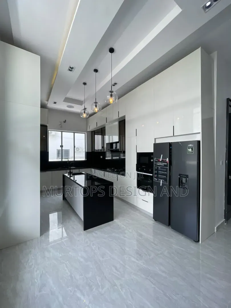 5bdrm Duplex in Osapa london for sale in Osapa london