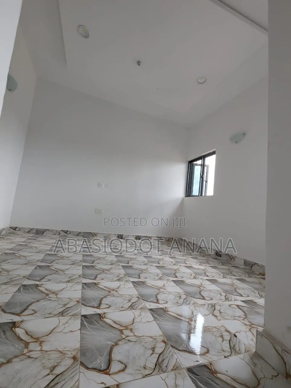 Studio Apartment in Oron Road, Uyo for sale in Uyo