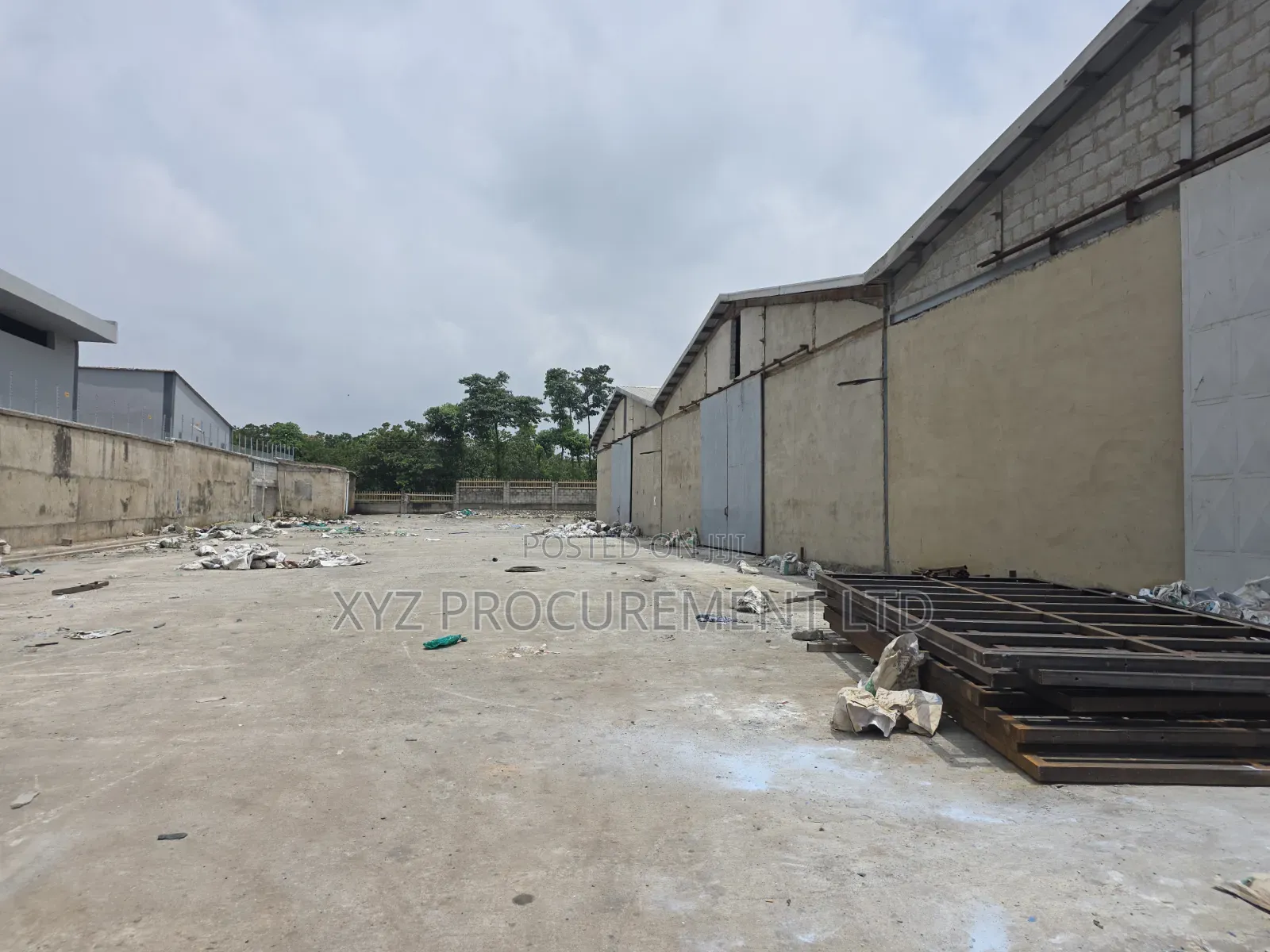 2,500 SQM Self Compound Warehouse in Idu Industrial