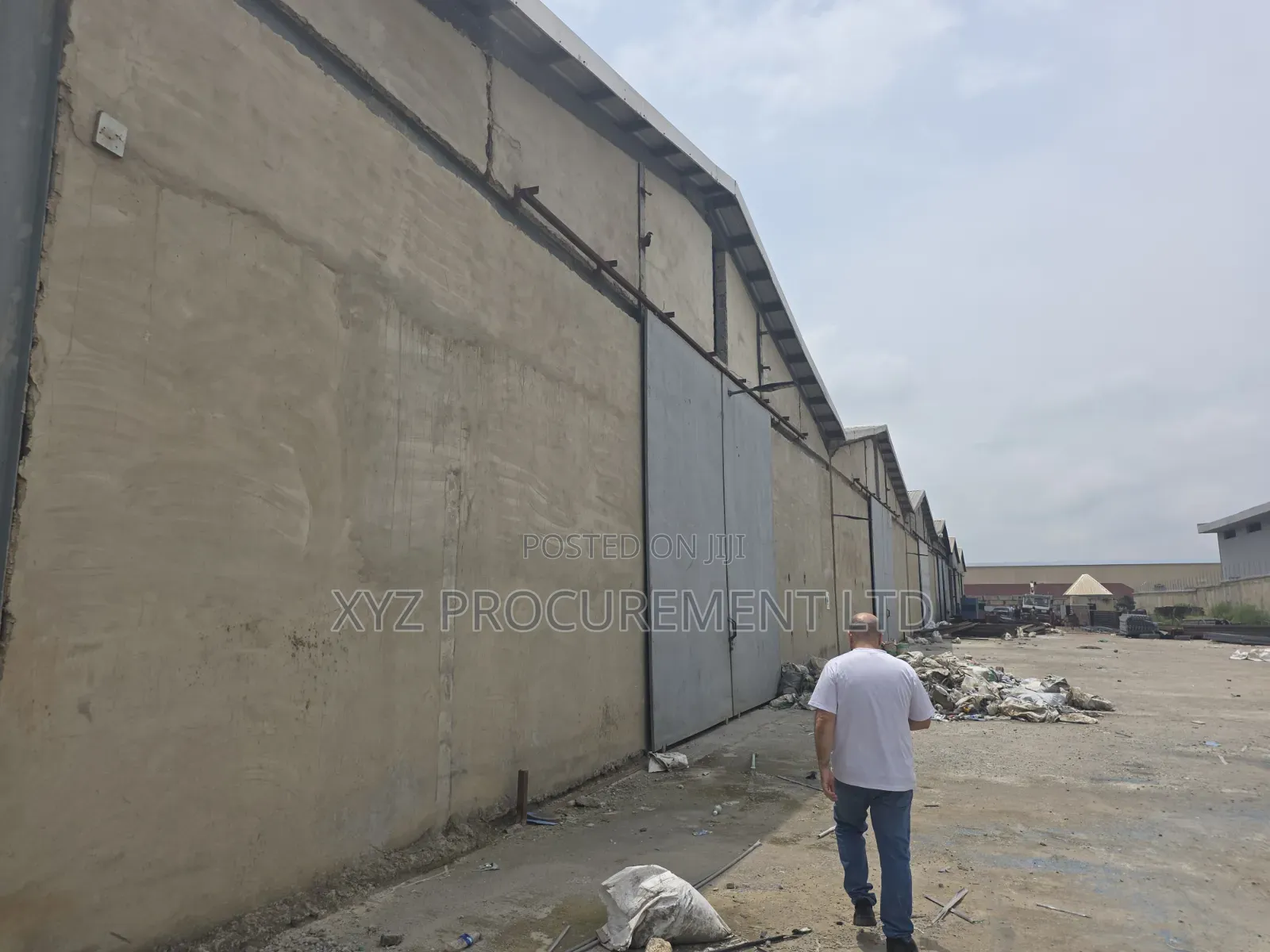2,500 SQM Self Compound Warehouse in Idu Industrial