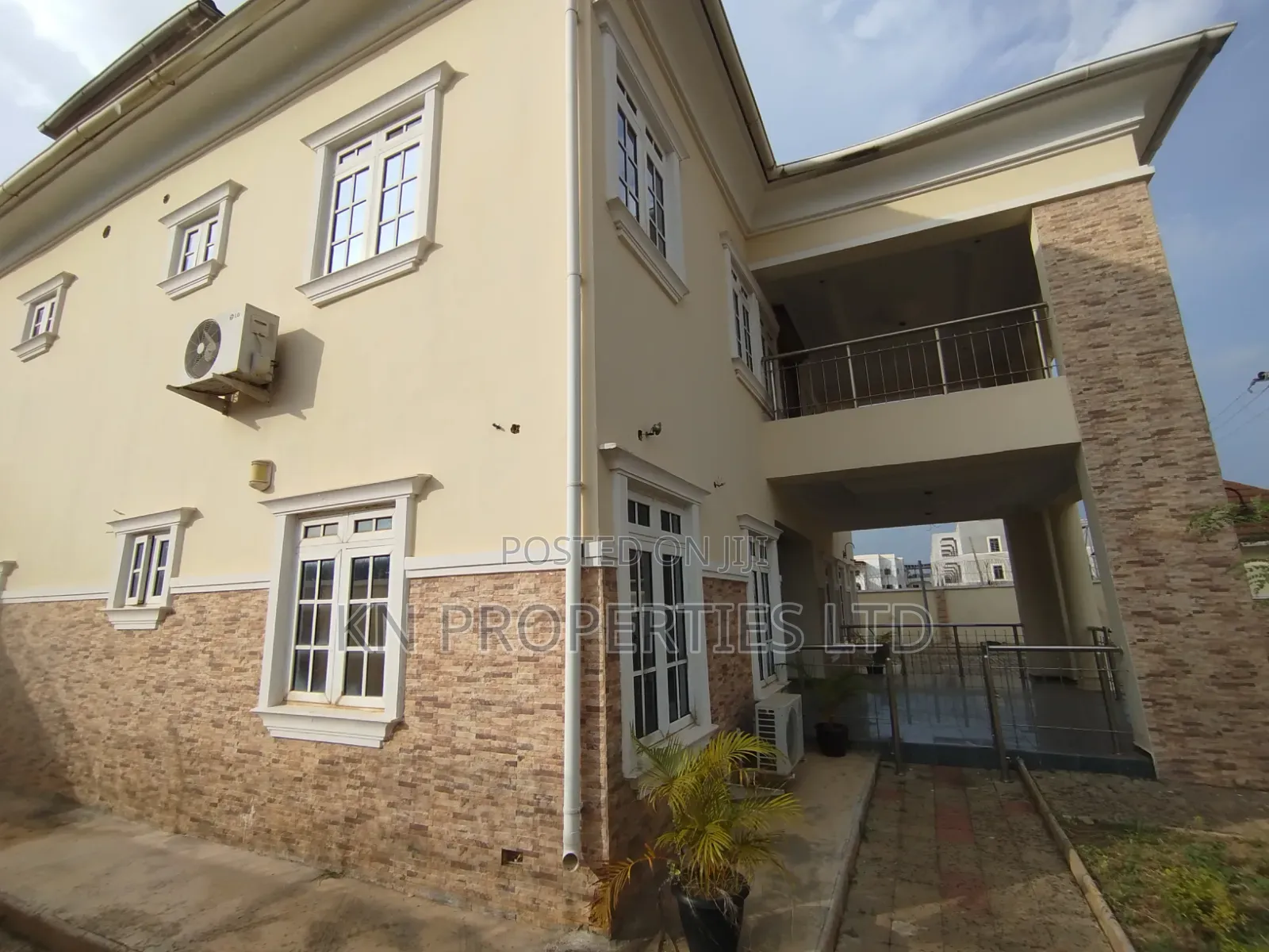 5bdrm Duplex in Durumi for rent in Durumi