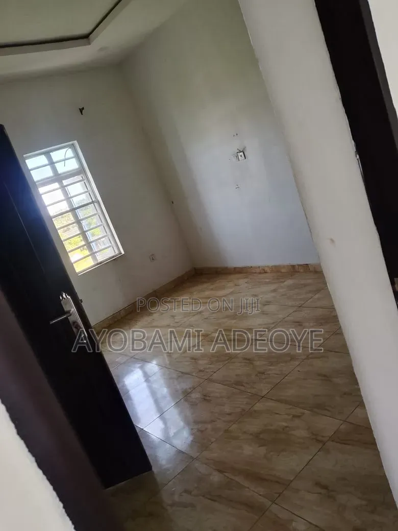 2bdrm Apartment in Oribanwa Phase 2, Awoyaya for rent in Awoyaya