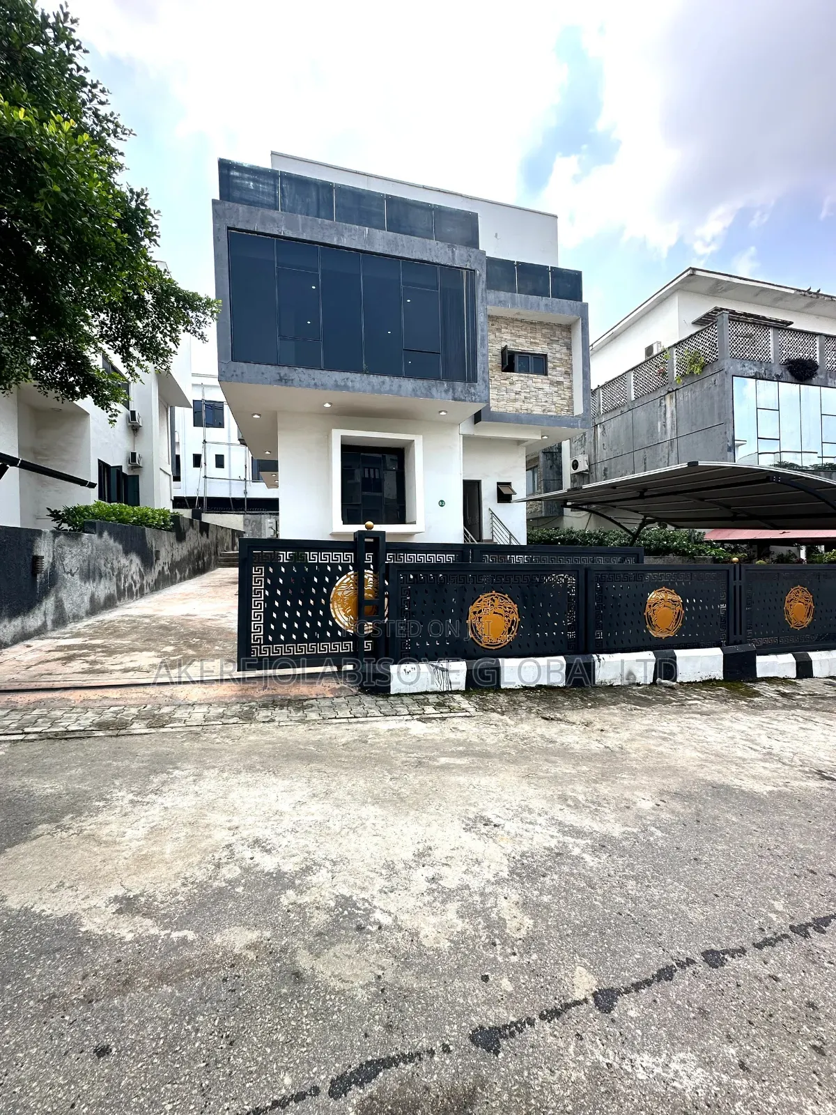 5bdrm Duplex in Guzape Abuja for sale in Guzape District