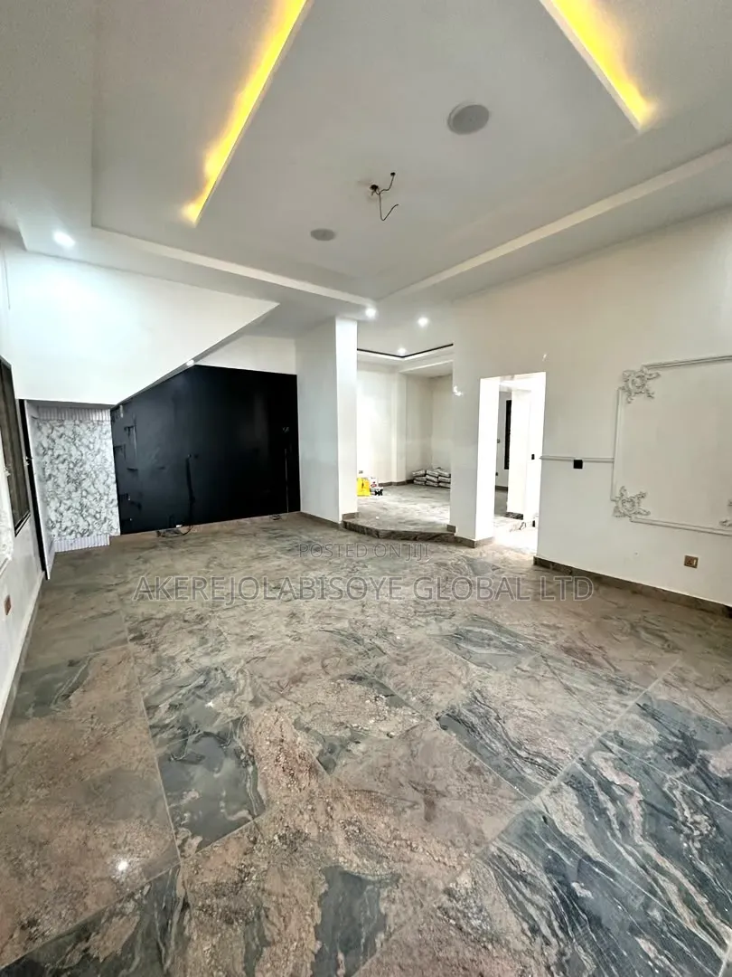 5bdrm Duplex in Guzape Abuja for sale in Guzape District