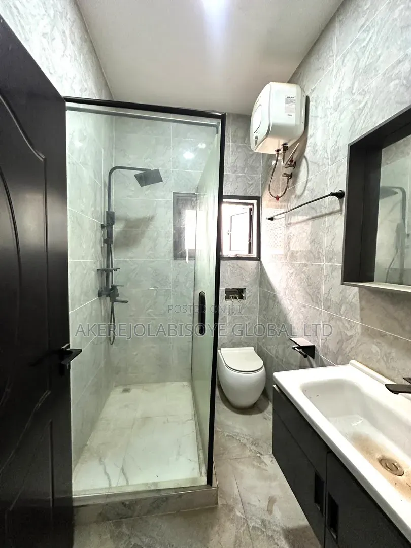5bdrm Duplex in Guzape Abuja for sale in Guzape District